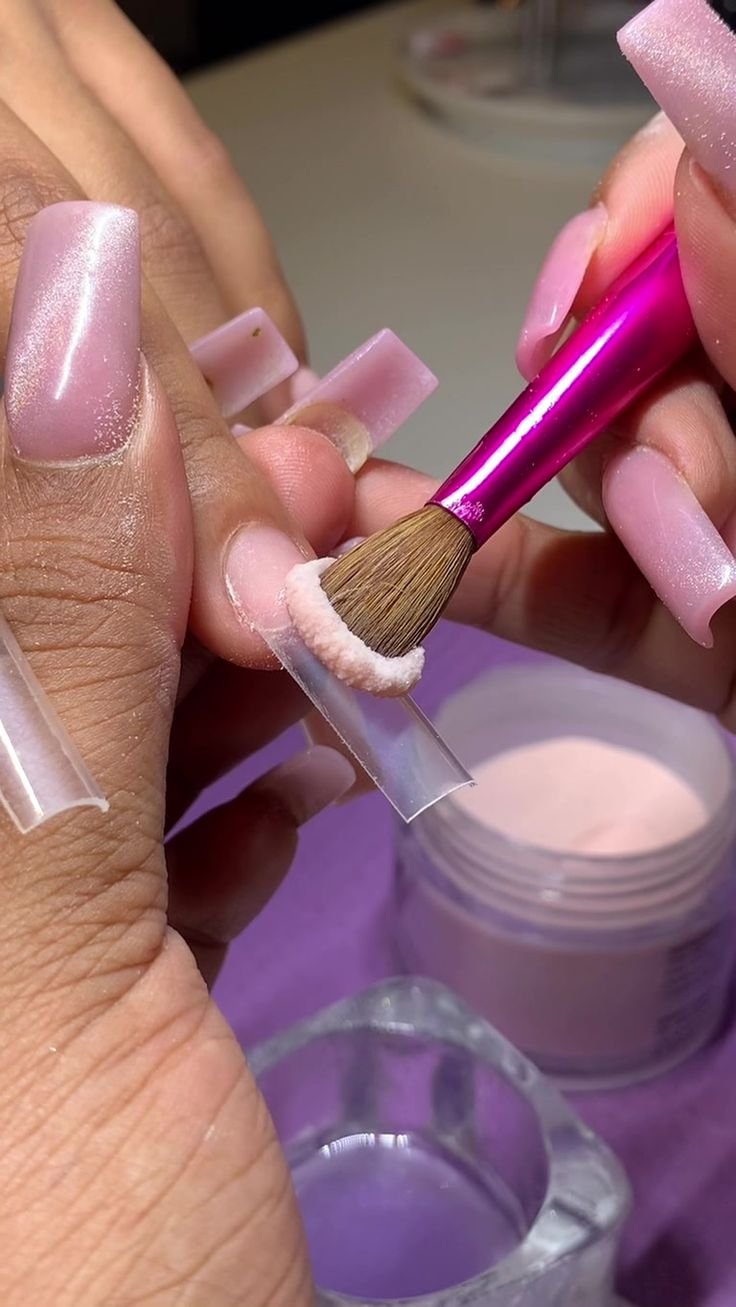 Pose de capsules — extensions ongles formes amande coffin IMANAILS Franconville